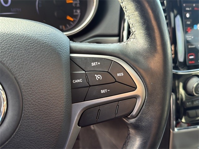 Jeep Grand Cherokee Vehicle Full-screen Gallery Image 19