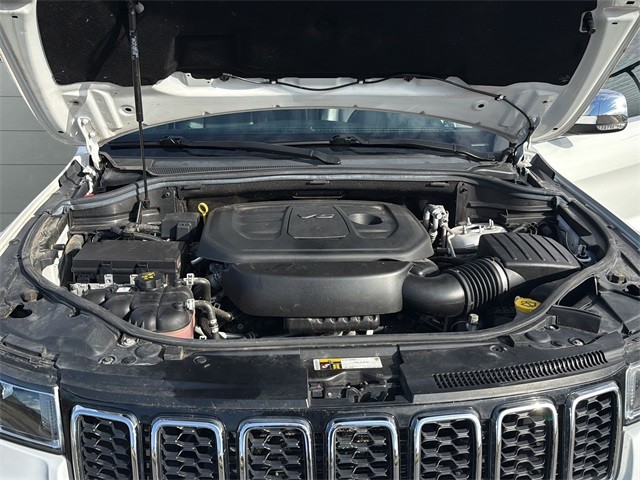 Jeep Grand Cherokee Vehicle Full-screen Gallery Image 20