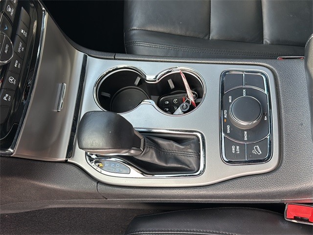 Jeep Grand Cherokee Vehicle Full-screen Gallery Image 21