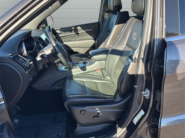 Jeep Grand Cherokee Vehicle Full-screen Gallery Image 10