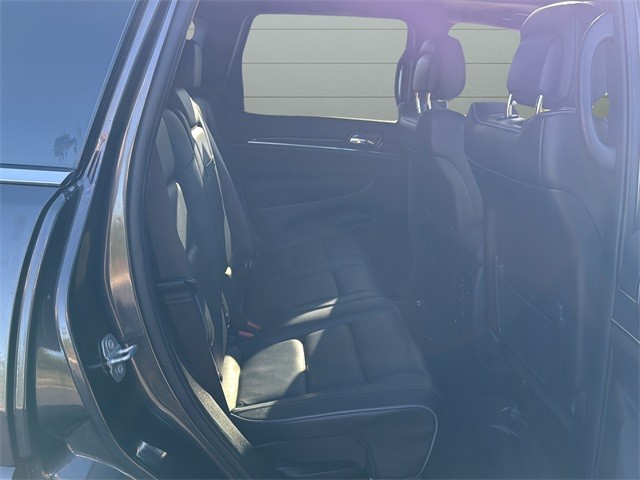 Jeep Grand Cherokee Vehicle Full-screen Gallery Image 14