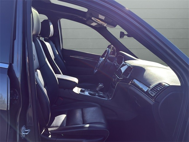 Jeep Grand Cherokee Vehicle Full-screen Gallery Image 15