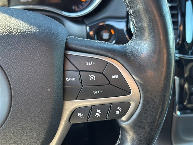 Jeep Grand Cherokee Vehicle Full-screen Gallery Image 19