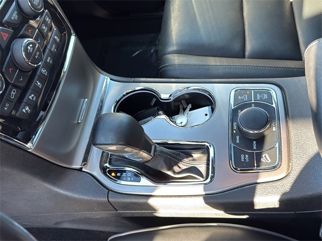 Jeep Grand Cherokee Vehicle Full-screen Gallery Image 20