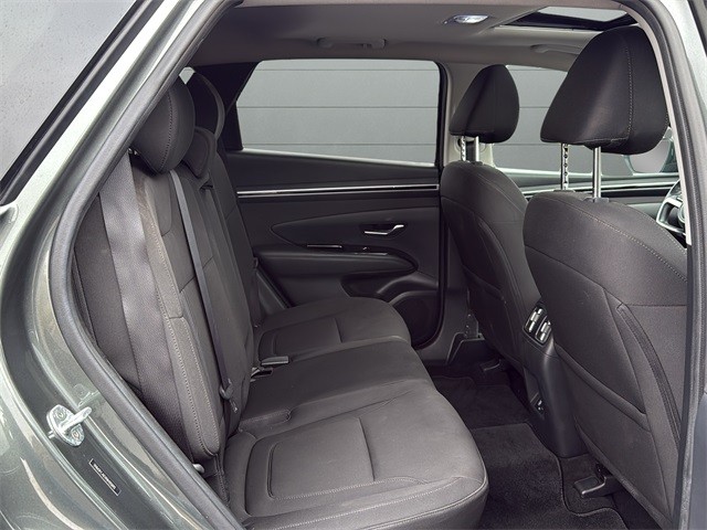 Hyundai Tucson Vehicle Full-screen Gallery Image 14