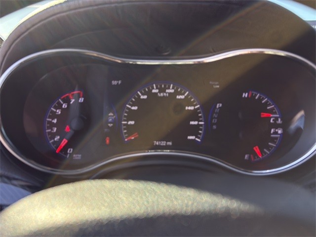 Jeep Grand Cherokee Vehicle Full-screen Gallery Image 13