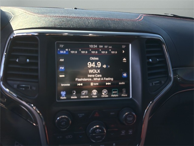 Jeep Grand Cherokee Vehicle Full-screen Gallery Image 22