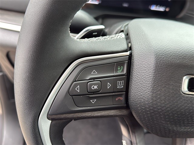 Jeep Grand Cherokee Vehicle Full-screen Gallery Image 9