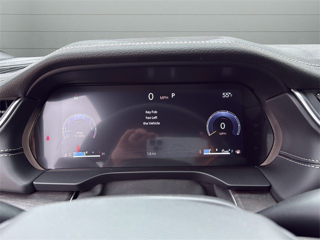 Jeep Grand Cherokee Vehicle Full-screen Gallery Image 13