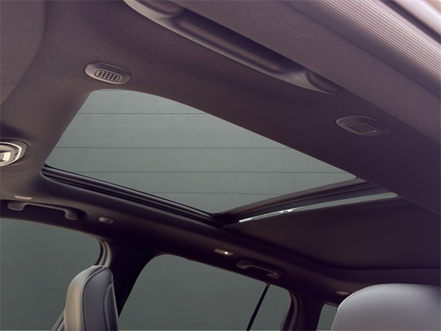 Jeep Grand Cherokee Vehicle Full-screen Gallery Image 16