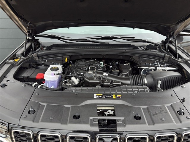 Jeep Grand Cherokee Vehicle Full-screen Gallery Image 20