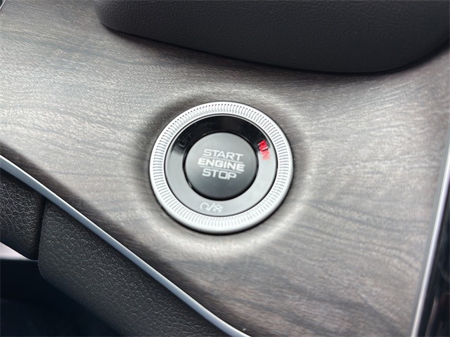 Jeep Grand Cherokee Vehicle Full-screen Gallery Image 25