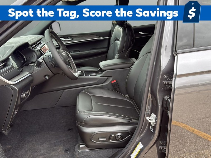 Jeep Grand Cherokee Vehicle Full-screen Gallery Image 10