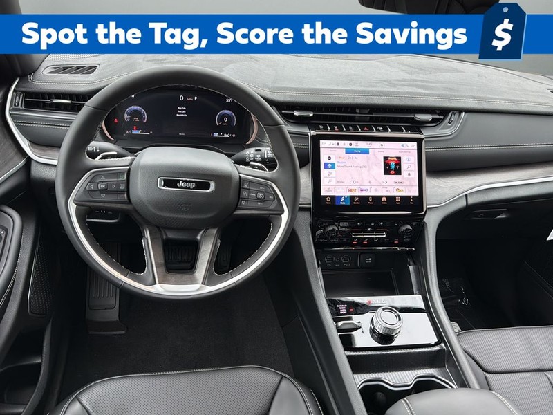 Jeep Grand Cherokee Vehicle Full-screen Gallery Image 12