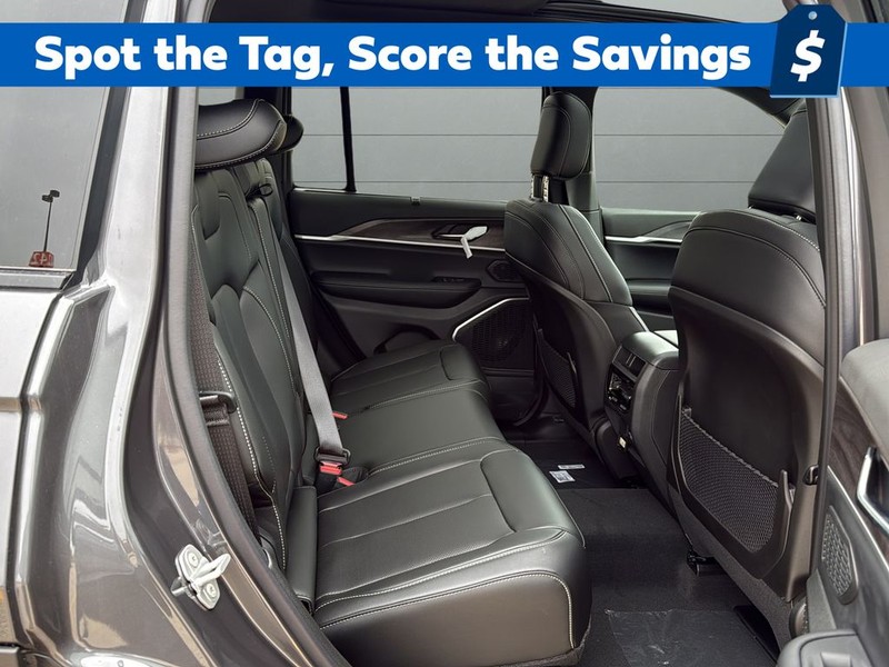 Jeep Grand Cherokee Vehicle Full-screen Gallery Image 14