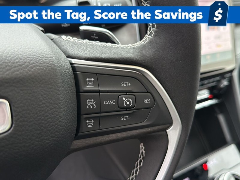 Jeep Grand Cherokee Vehicle Full-screen Gallery Image 19