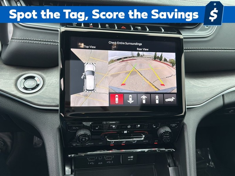 Jeep Grand Cherokee Vehicle Full-screen Gallery Image 23