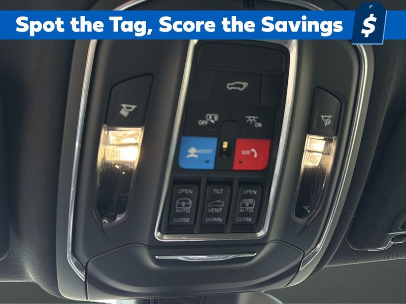 Jeep Grand Cherokee Vehicle Full-screen Gallery Image 24