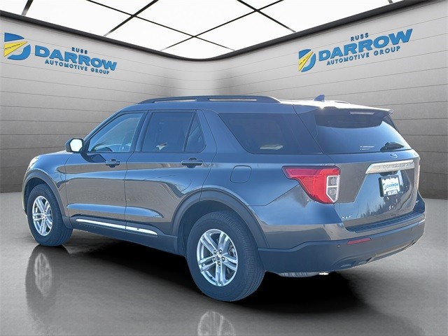 Ford Explorer Vehicle Full-screen Gallery Image 3