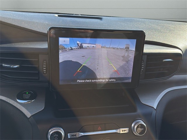 Ford Explorer Vehicle Full-screen Gallery Image 21