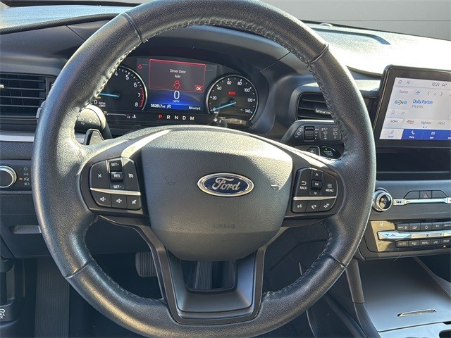 Ford Explorer Vehicle Full-screen Gallery Image 25