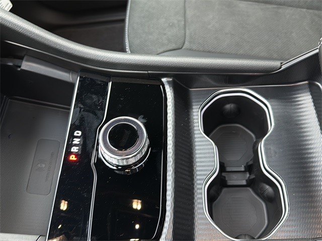 Jeep Grand Cherokee Vehicle Full-screen Gallery Image 21