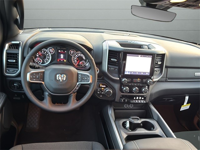 Ram 1500 Vehicle Full-screen Gallery Image 12
