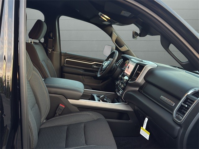 Ram 1500 Vehicle Full-screen Gallery Image 15