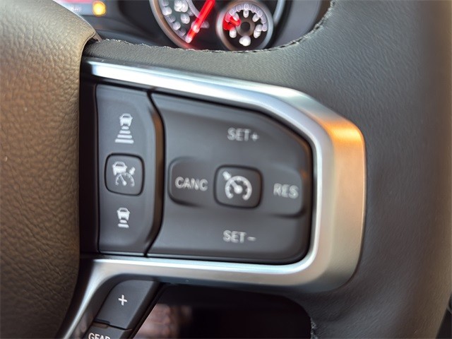 Ram 1500 Vehicle Full-screen Gallery Image 18