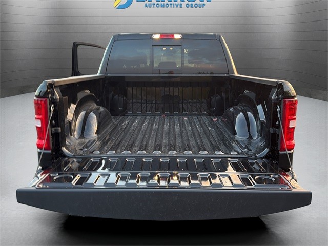 Ram 1500 Vehicle Full-screen Gallery Image 24