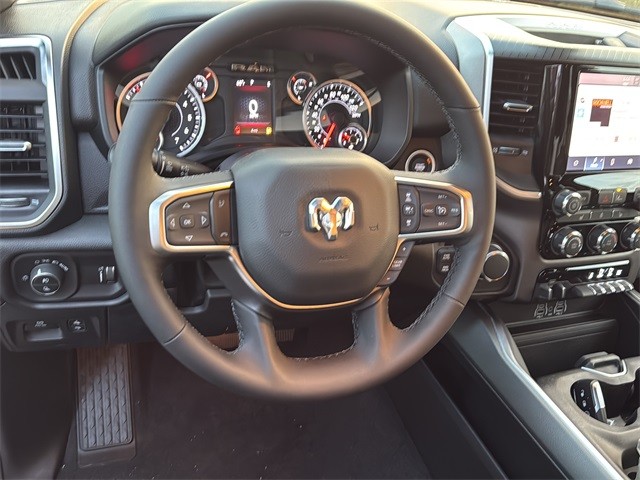 Ram 1500 Vehicle Full-screen Gallery Image 25