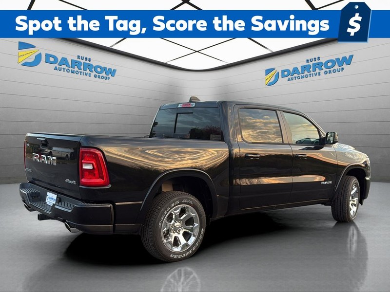 Ram 1500 Vehicle Full-screen Gallery Image 5