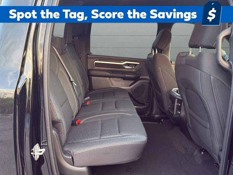 Ram 1500 Vehicle Full-screen Gallery Image 14