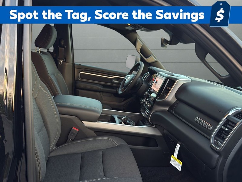 Ram 1500 Vehicle Full-screen Gallery Image 15