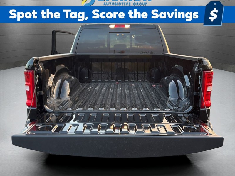 Ram 1500 Vehicle Full-screen Gallery Image 24