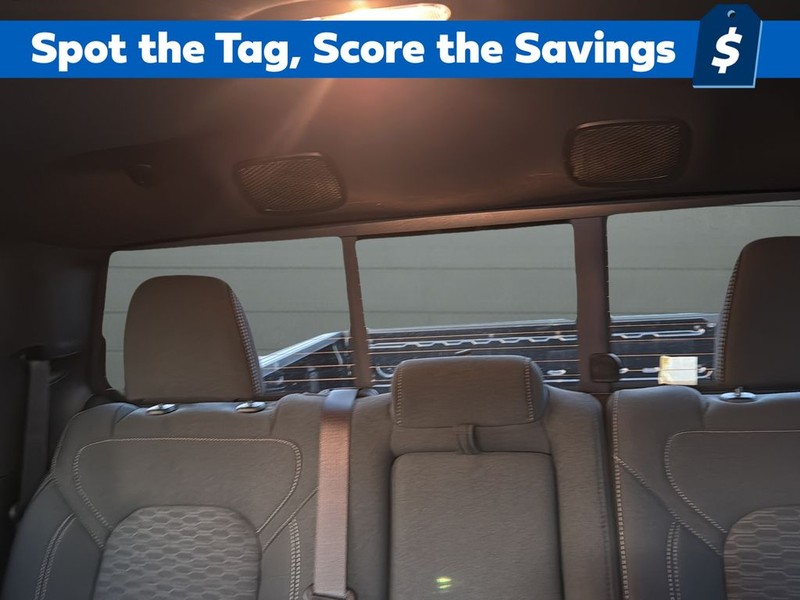 Ram 1500 Vehicle Full-screen Gallery Image 26