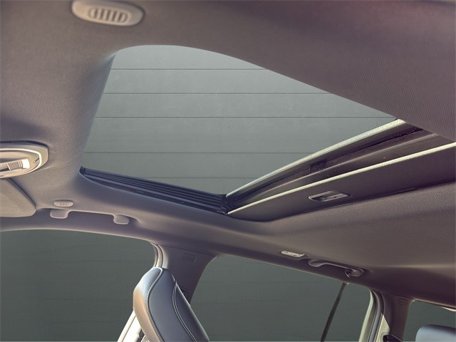 Jeep Grand Cherokee Vehicle Full-screen Gallery Image 16