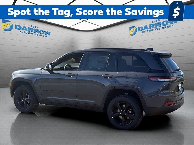 Jeep Grand Cherokee Vehicle Full-screen Gallery Image 3