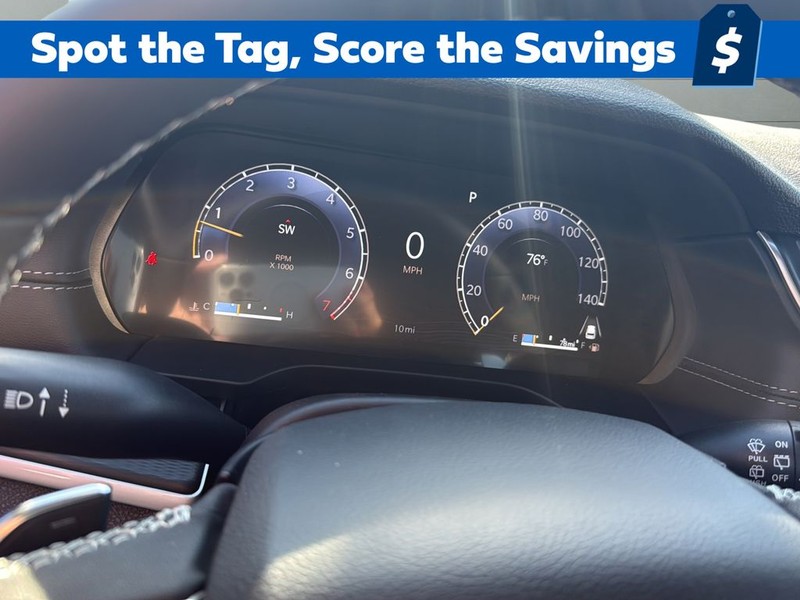 Jeep Grand Cherokee Vehicle Full-screen Gallery Image 13