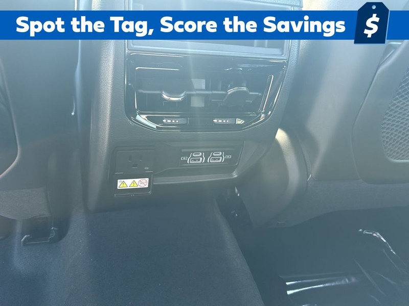 Jeep Grand Cherokee Vehicle Full-screen Gallery Image 18