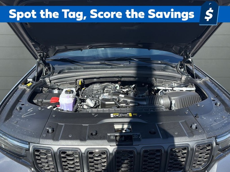 Jeep Grand Cherokee Vehicle Full-screen Gallery Image 20