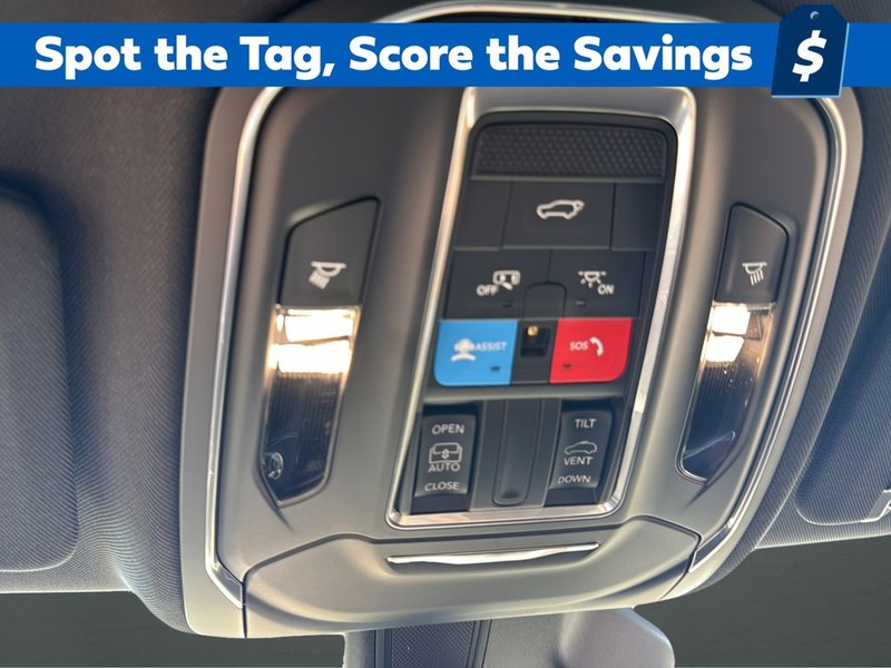 Jeep Grand Cherokee Vehicle Full-screen Gallery Image 24