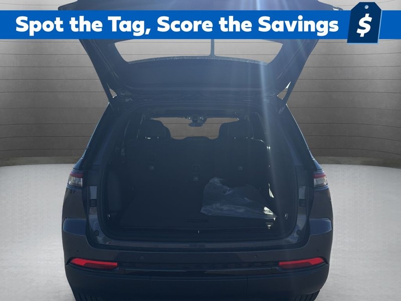 Jeep Grand Cherokee Vehicle Full-screen Gallery Image 26