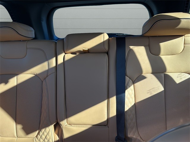 Jeep Grand Cherokee Vehicle Full-screen Gallery Image 27