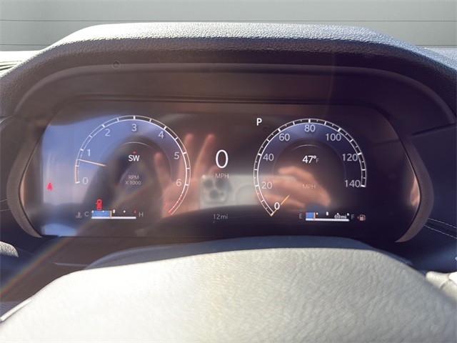 Jeep Grand Cherokee Vehicle Full-screen Gallery Image 13