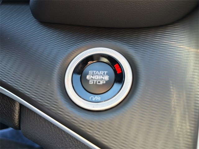 Jeep Grand Cherokee Vehicle Full-screen Gallery Image 25