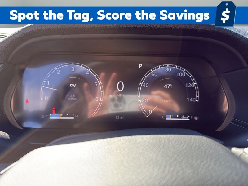 Jeep Grand Cherokee Vehicle Full-screen Gallery Image 13