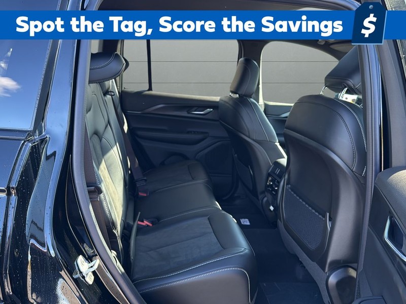 Jeep Grand Cherokee Vehicle Full-screen Gallery Image 14