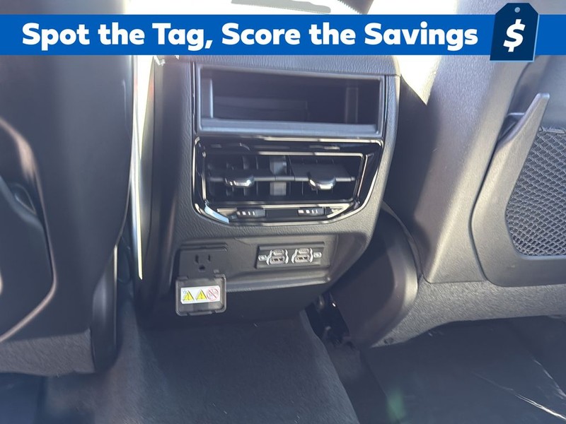 Jeep Grand Cherokee Vehicle Full-screen Gallery Image 18