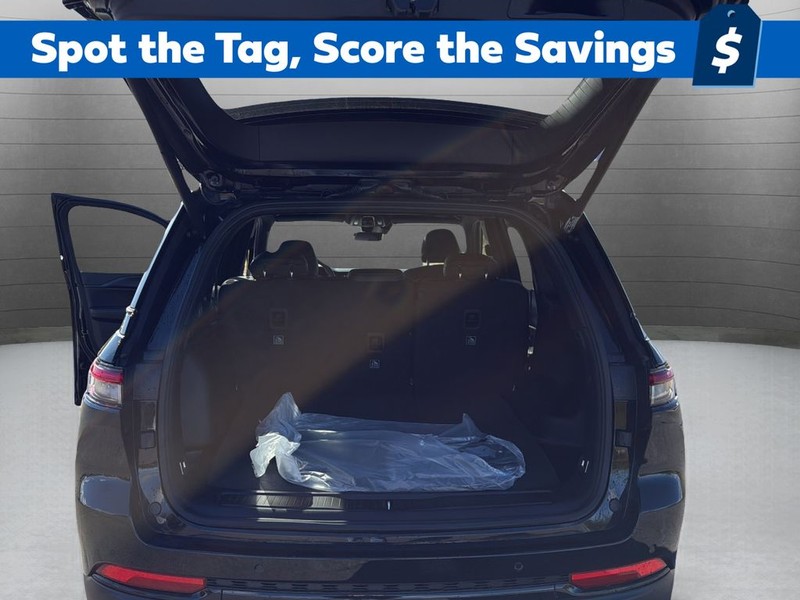 Jeep Grand Cherokee Vehicle Full-screen Gallery Image 26